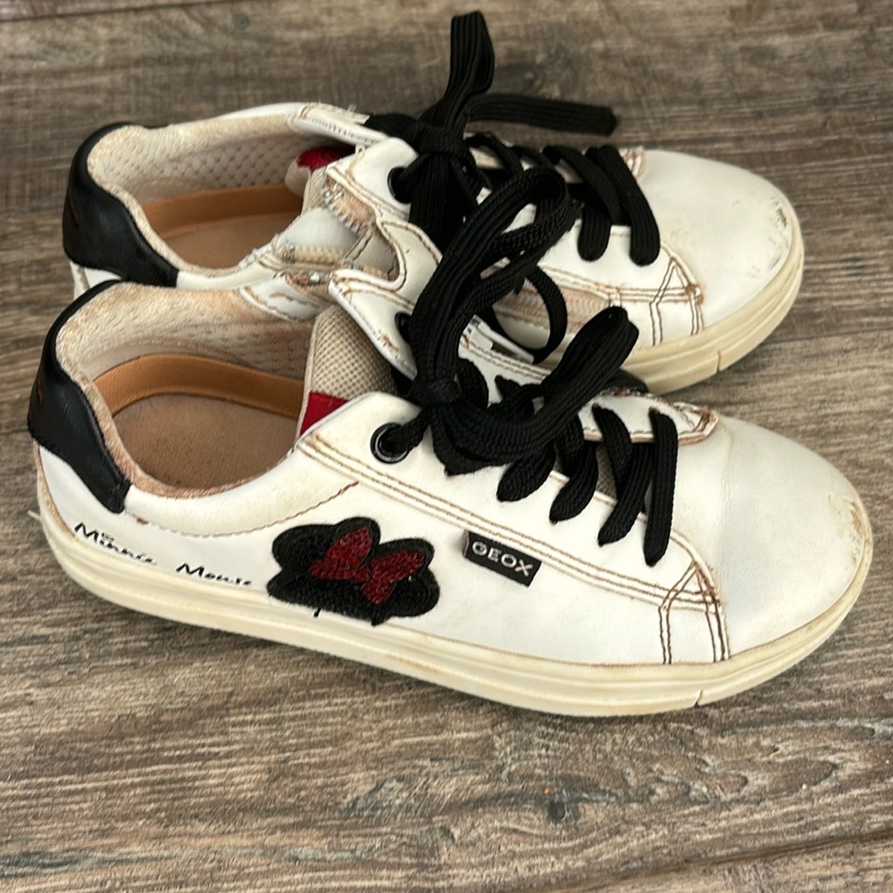 Little Girls sz 12 Geox Minni Mouse shoes.